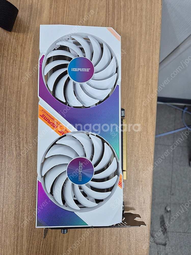컬러풀 RTX3050 8GB I game 화이트 그래픽...--1