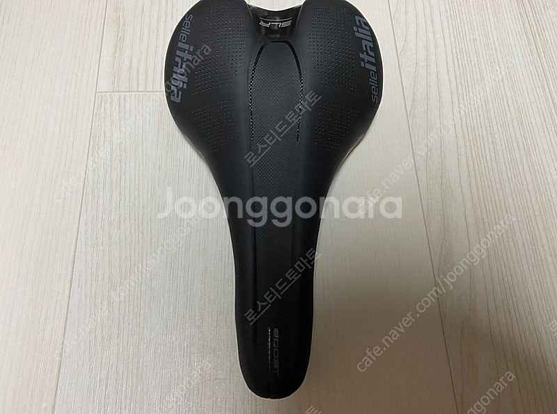 셀레 이탈리아 slr 부스트 안장 판매합니다--0
