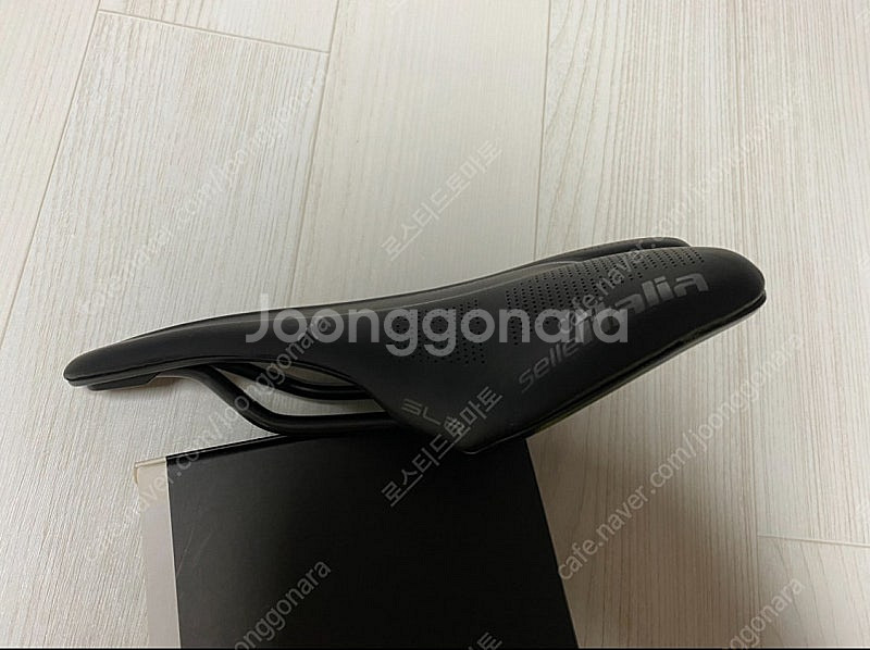 셀레 이탈리아 slr 부스트 안장 판매합니다--4