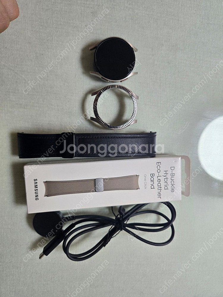 갤럭시워치6 40mm LTE 팝니다.(삼성정품 스트랩--0