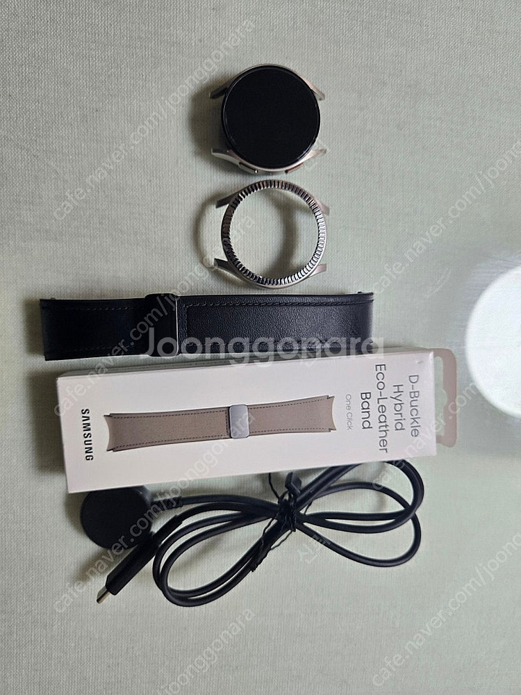 갤럭시워치6 40mm LTE 팝니다.(삼성정품 스트랩--1