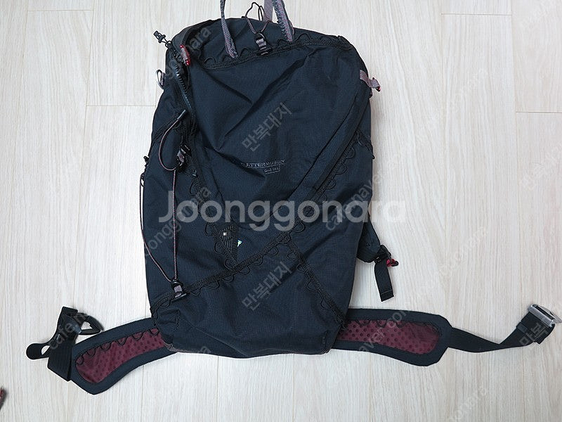 클라터뮤젠 그나 등산배낭 검정 35L 엘드너 2.0 상...--0