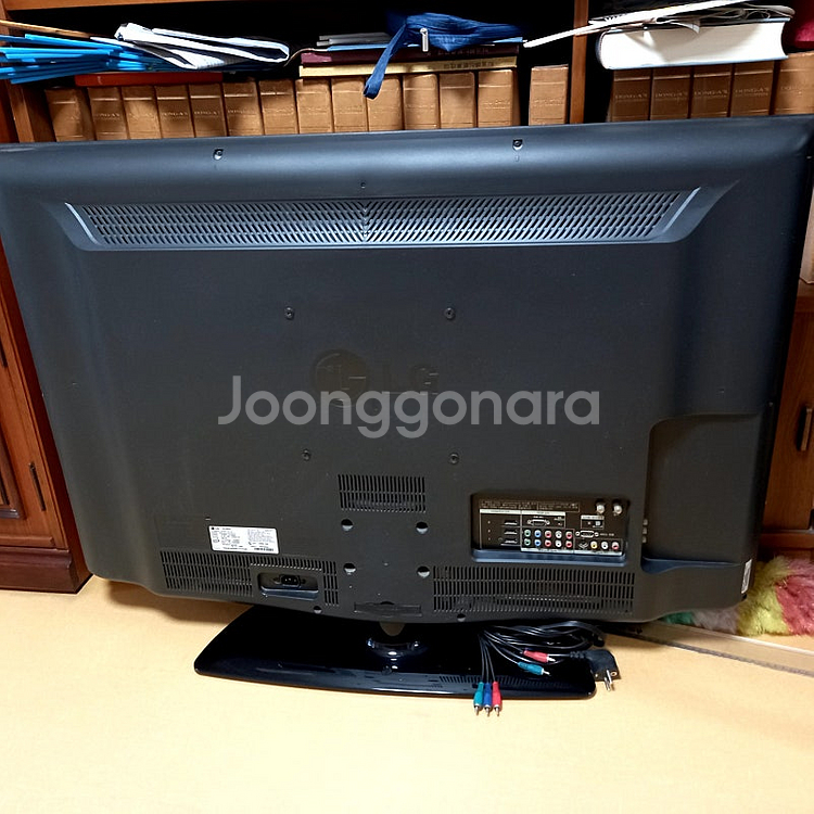 6평형 벽결이 에어컨 과 42인치 TV--8