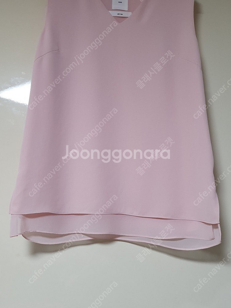 구호 KUHO 19 브이넥 슬리브리스 블라우스 핑크 (...--3