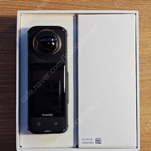[팝니다.] 인스타360 X4(insta360 X4) + 추가 배터리 X3, 프리미엄렌즈가드, 박스
