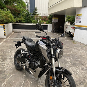 2018년 혼다CB125R 검정컬러 판매합니다.