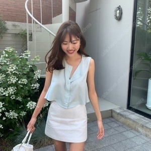 코드유 타낫 크롭블라우스