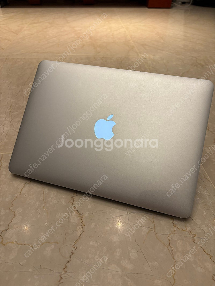 맥북에어 i5 A1466 4G+256G--1