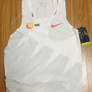 킵초게 소속팀 NN 러닝팀 나이키 에어로 스위프트 싱글렛 M 사이즈