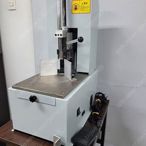 코너각라운드기/ 코너컷팅기/ 코너라운드재단기/ 코너각재단기/ 코너라운딩기계 - 중고판매 3R 4R 5R 6R 7R 8R 9R 조정 -> 자동전동모터방식 / 코너 모서리 둥굴리기 중