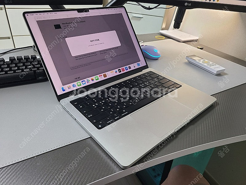 맥북 프로 2025 14인치 M4 싸게 팝니다!--8