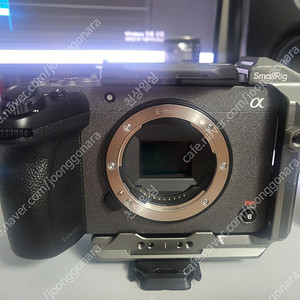 fx30 + 시그마 C 18-50mm F2.8 + v90 256gb + 스몰리그 하프케이지 4772 판매합니다.