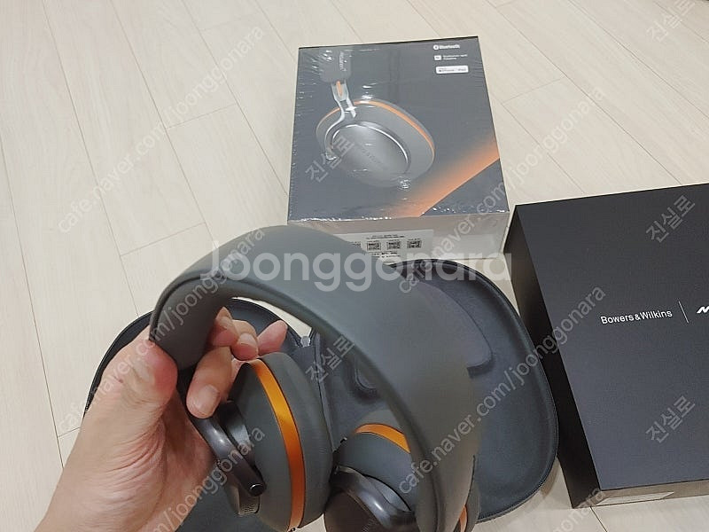 B&W px8 맥라렌 에디션 무선헤드폰 팝니다.--4