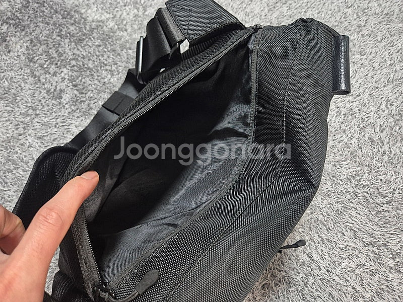 몬스터리퍼블릭 메신저백--8