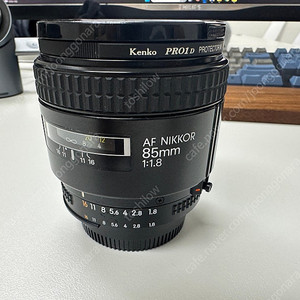 니콘 Nikkor AF 85mm f1.8 렌즈