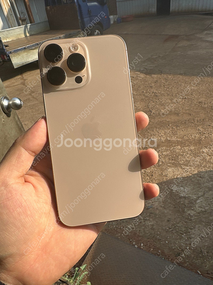 아이폰16 프로 맥스 256GB 데저트 색상입니다--0