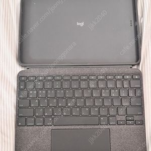 아이패드 에어4, 에어5용 logitech 정품 콤보터치 케이스 판매합니다