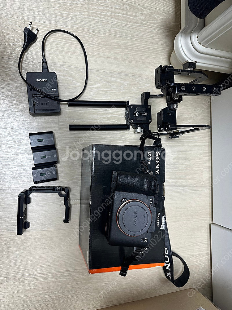 Sony A7S3 바디, 항공샷 삼각대 판매합니다--0