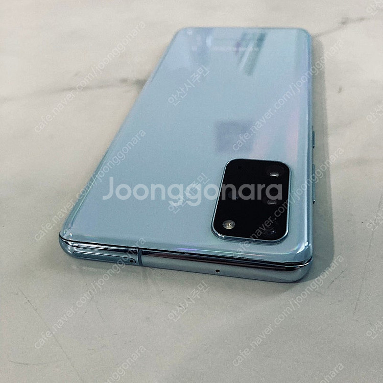 갤럭시 S20플러스 블루 256기가 매우깨끗한기기 13만원 판매합니다!--3