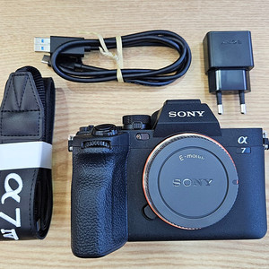 SONY 소니 a7 Ⅳ 카메라 케이지 배터리 일괄 판매합니다.