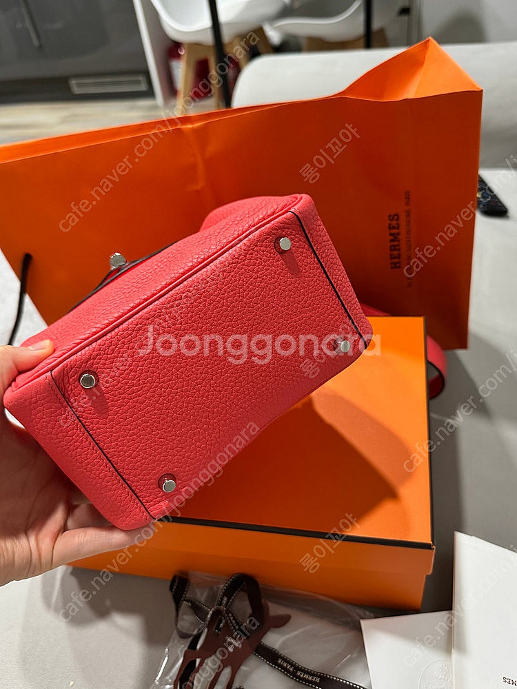 정품 에르메스 미니린디 로즈텍사스 860만원--6