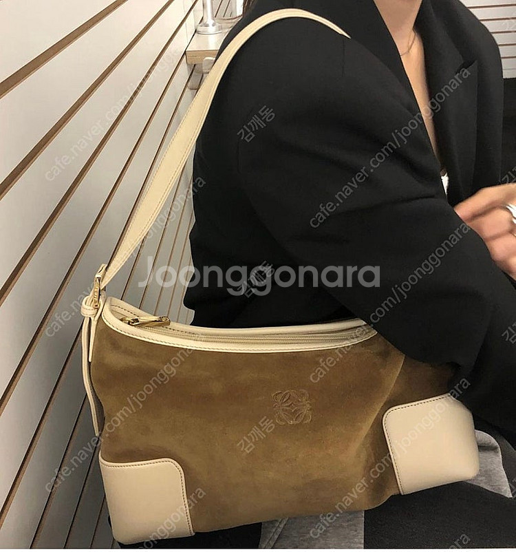 빈티지 로에베 스웨이드 숄더백--1