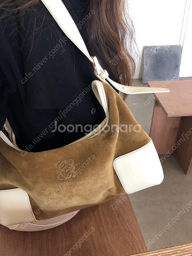 빈티지 로에베 스웨이드 숄더백--0
