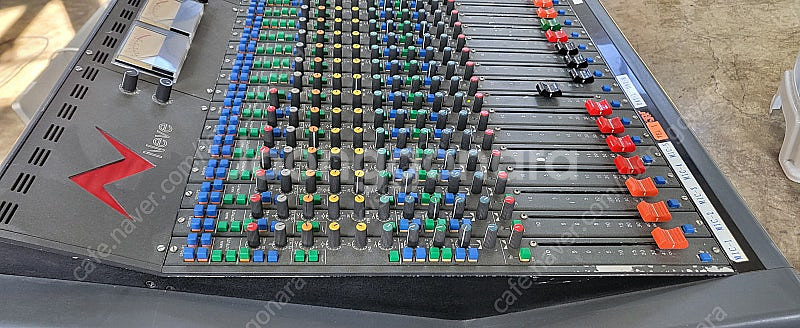 NEVE 44 SERIES 아날로그 믹서--2