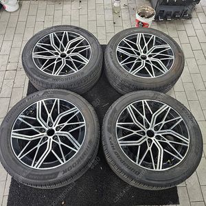 [ SUV / RV ] 추천 제네시스 G90 RS4 순정 19인치 245 50 19 타이어 조합 팝니다