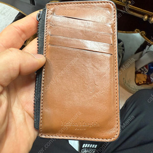 메종 마르지엘라 정품 지퍼카드지갑 백화점구매 풀구성품 사용감 있는거 싸게 처분합니다.!!!