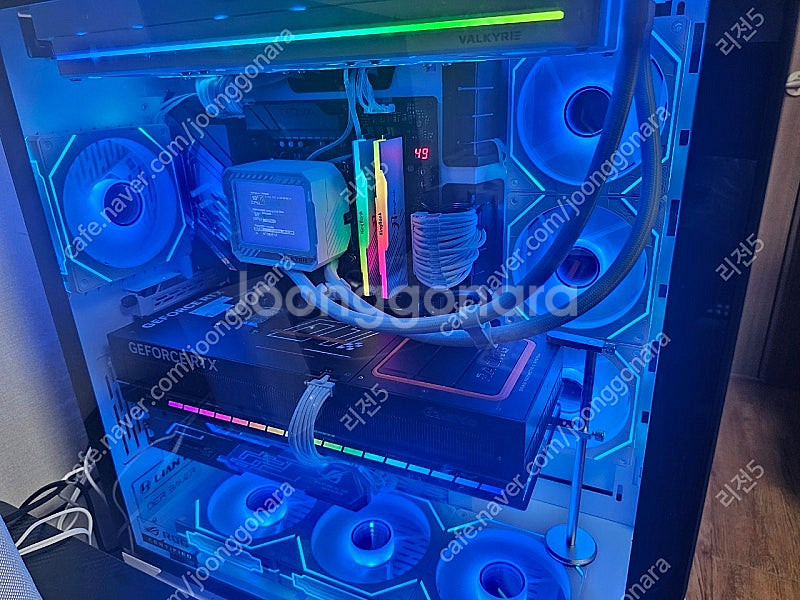 9800X3D , 5080 초고사양 게이밍 컴퓨터 팝니...--1