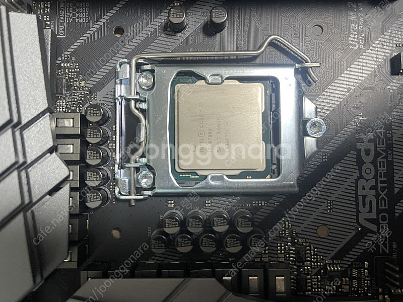 CPU i7-9700k 판매합니다--2