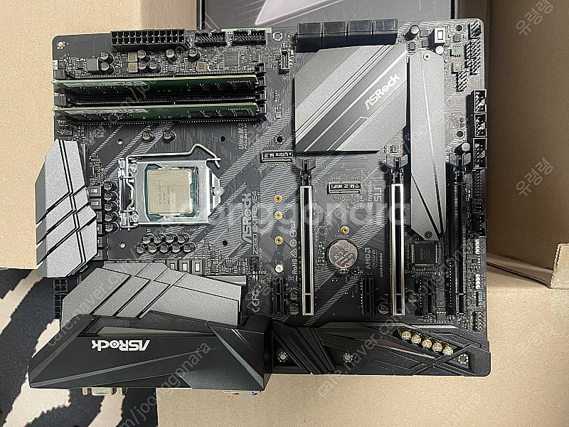 CPU i7-9700k 판매합니다--4
