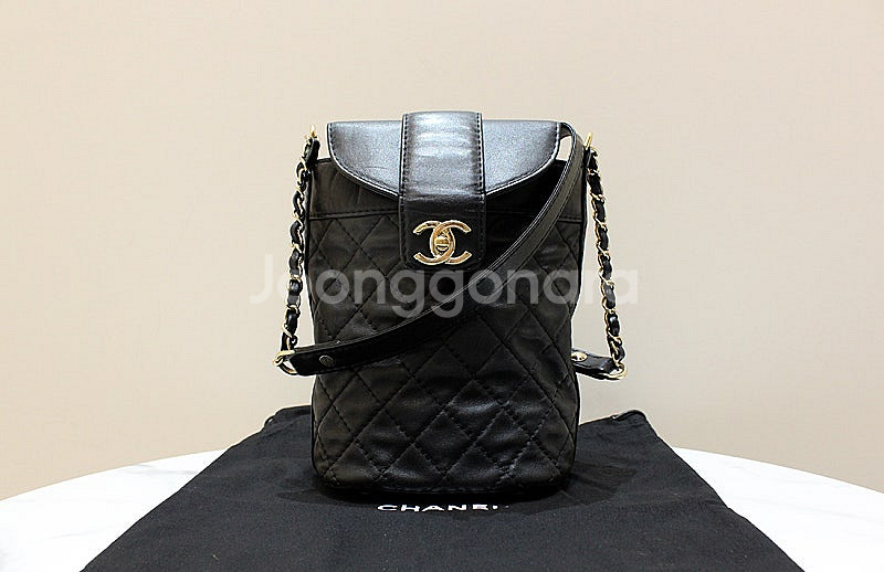 [명품다올동래] 샤넬 시즌 버킷 숄더백 A57757--0
