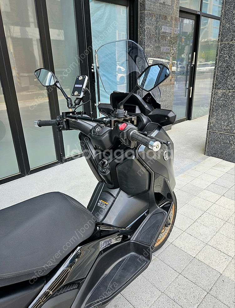 2만키로 23년식 엑스맥스 300 페리 판매합니다--5