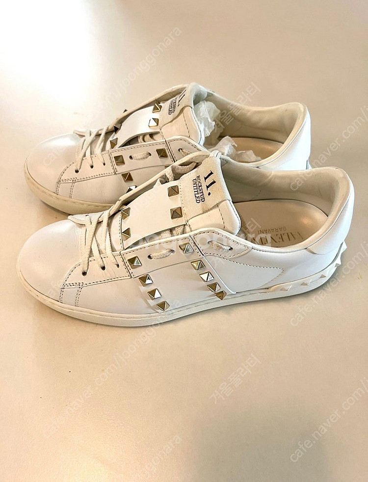 발렌티노 남성 락스터드 언타이틀 스니커즈 39사이즈--1