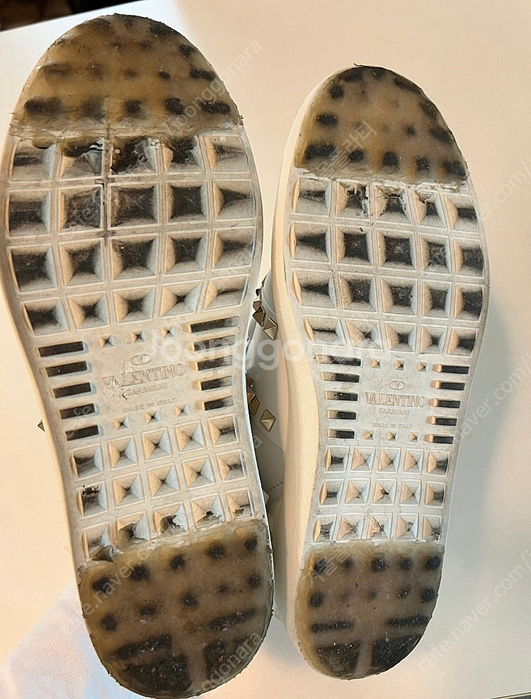 발렌티노 남성 락스터드 언타이틀 스니커즈 39사이즈--6