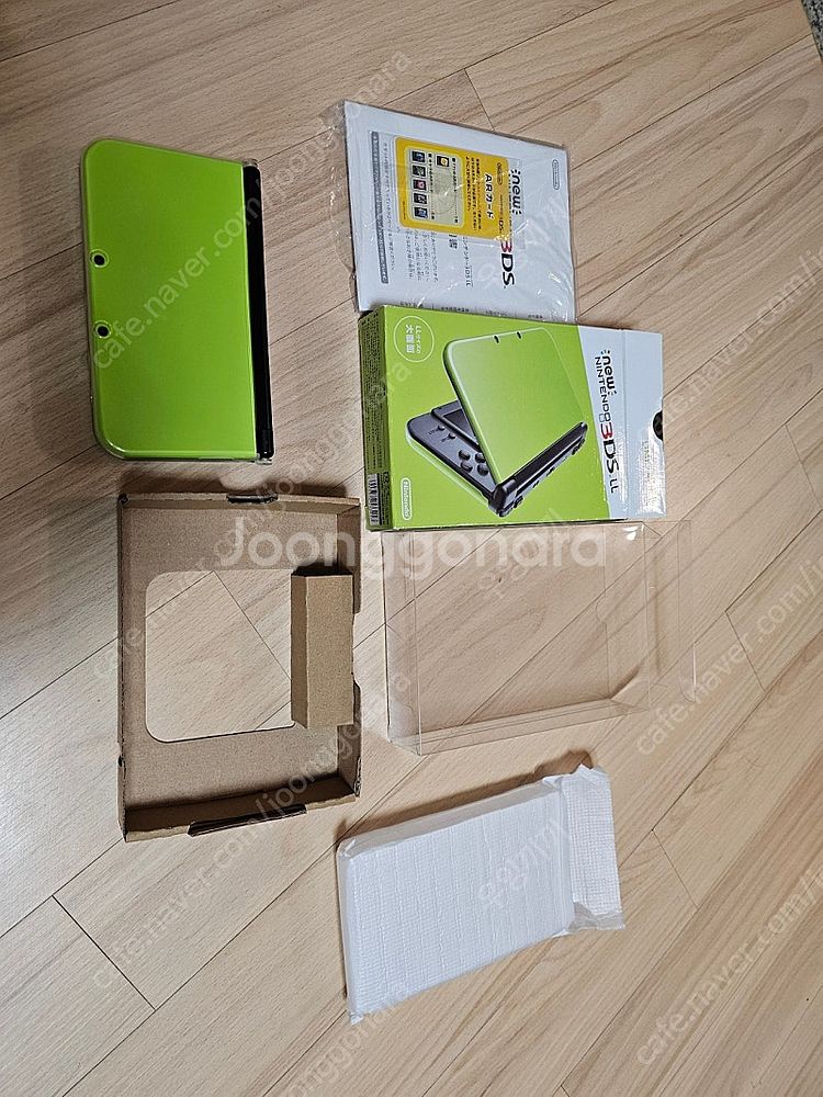 닌텐도 3DS LL 라임색상--1