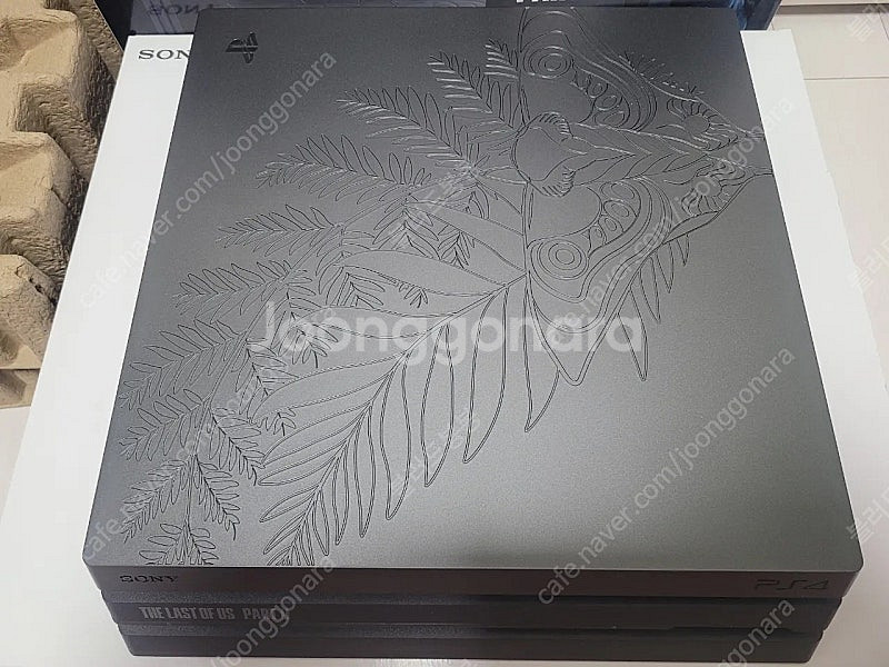 PS4 프로 라스트 오브 어스2 리미티드 에디션 팝니다...--1