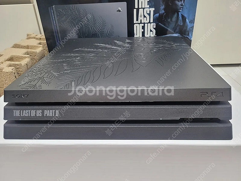 PS4 프로 라스트 오브 어스2 리미티드 에디션 팝니다...--2