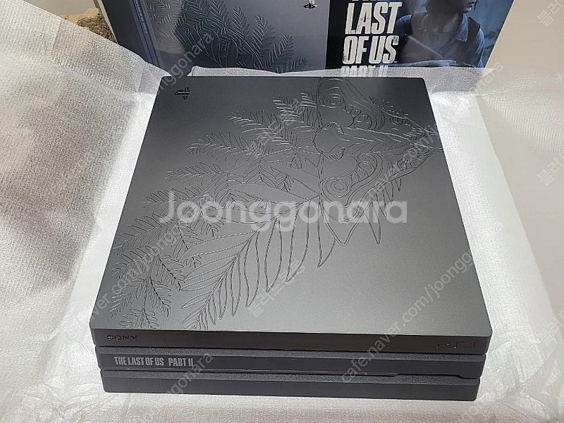 PS4 프로 라스트 오브 어스2 리미티드 에디션 팝니다...--4