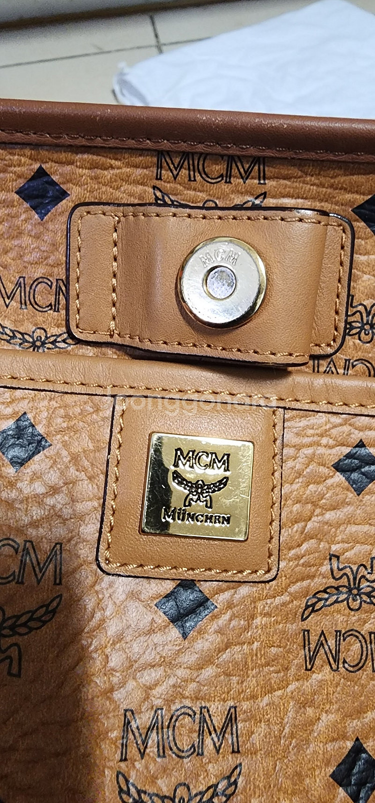 MCM 비세토스 쇼퍼백 파우치백 포함--8