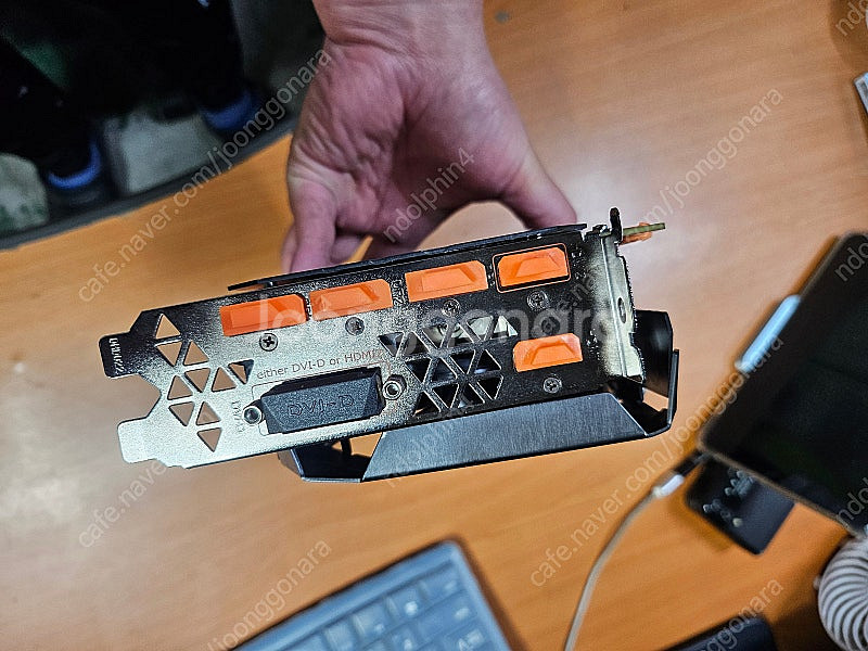 기가바이트 어로스 익스트림 1080ti 팝니다--2