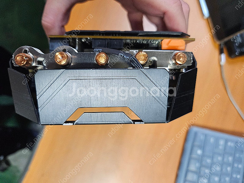 기가바이트 어로스 익스트림 1080ti 팝니다--3