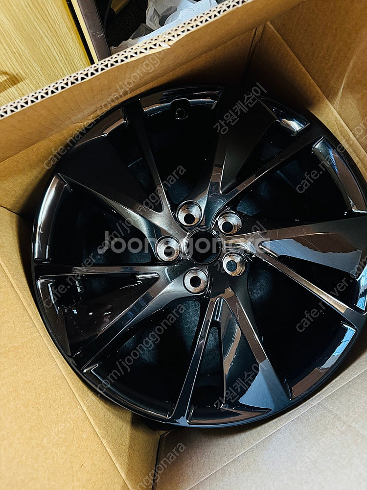 제네시스 G70 19인치 다크스퍼터링휠 팝니다--0