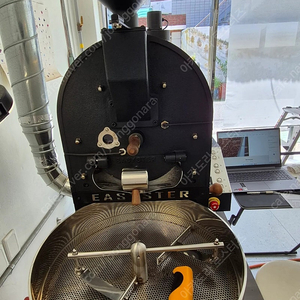 이지스터 1.8kg lpg 21년 8월식 커피로스터기 판매합니다.