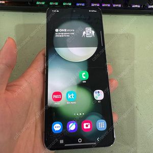 갤럭시 Z플립5 민트색상 256기가 22만원 판매합니다!