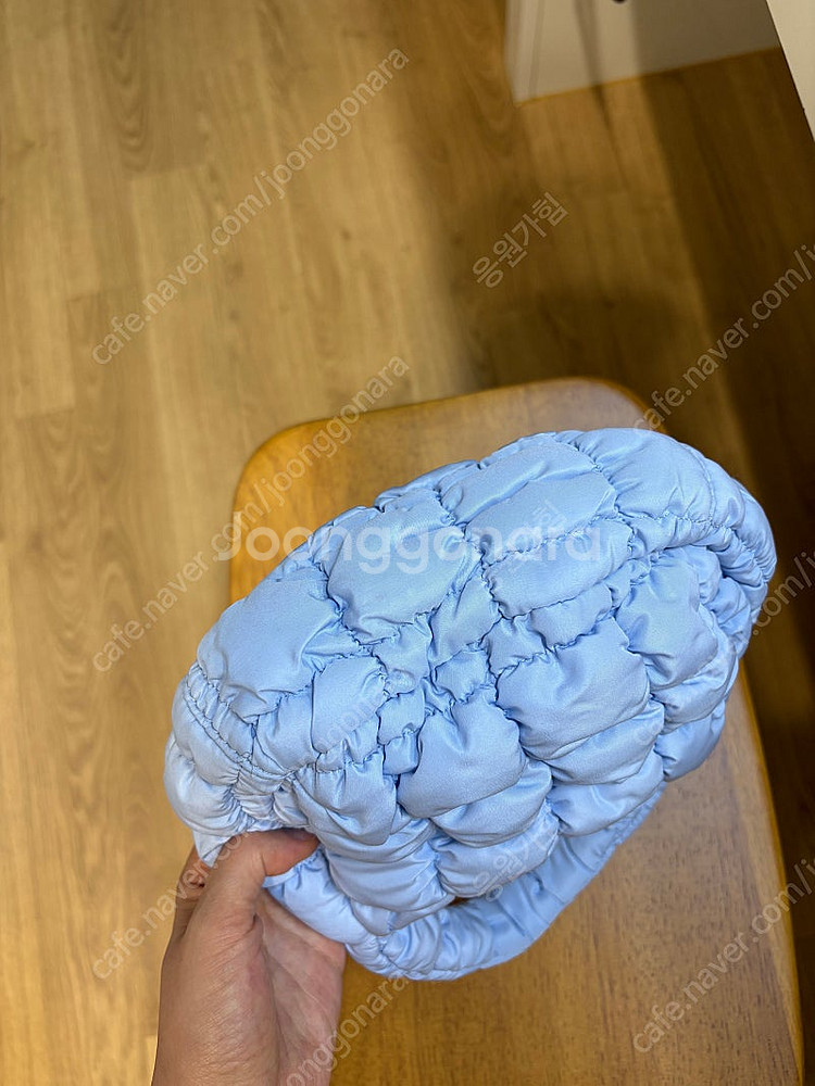 코스 마이크로 미니백 라이트 블루--2