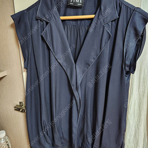 타임 민소매 블라우스