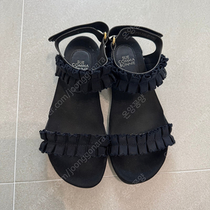 슈콤마보니샌들